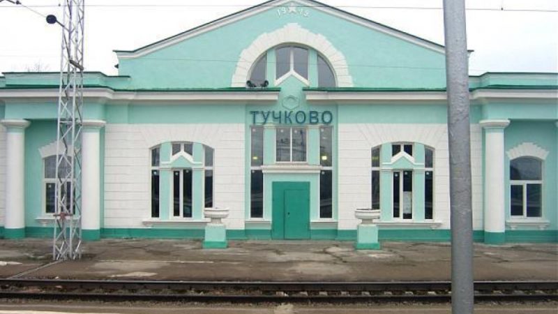 В поселке Тучково после обращений жителей привели в порядок лестницу