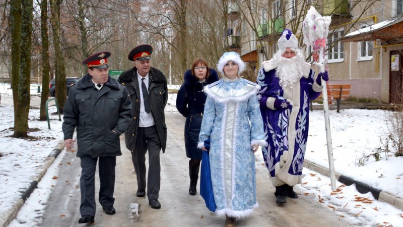 «Полицейский Дед Мороз» поздравил 18 семей милиционеров и полицейских в Рузском округе