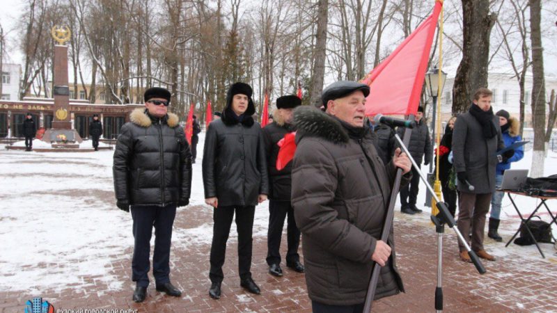 Глава Рузского городского округа торжественно вручил знамя окружному совету ветеранов