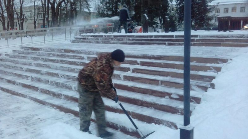 Более 70 человек задействованы в уборке снега в Рузском округе