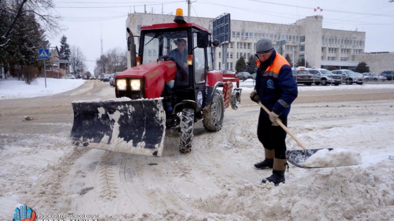 Глава Рузского округа призвал оперативно реагировать на замечания жителей по уборке снега