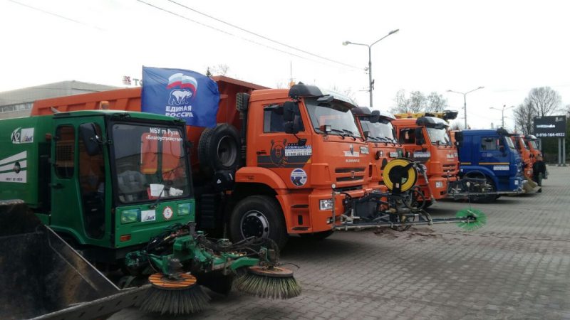 В Рузском округе прошел парад спецтехники в честь открытия субботника 21 апреля