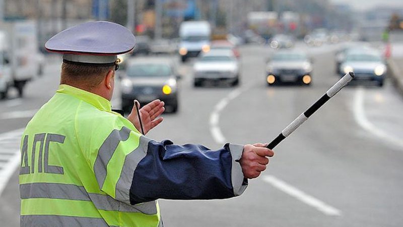 В Госавтоинспекции 15 батальона напомнили об опасности осенней дороги