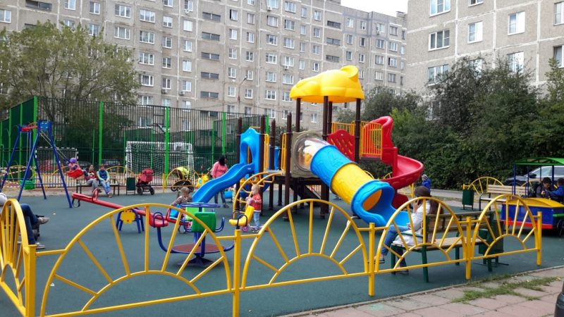 Более 1300 дворов благоустроено в Подмосковье сначала года