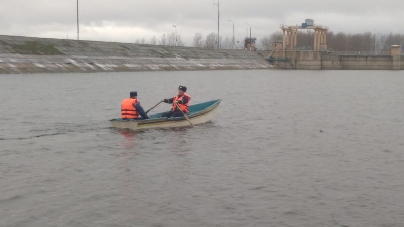 На Озернинском водохранилище спасли рыбака