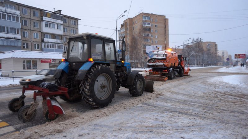 Почти 60 единиц техники вышли на очистку дорог Рузского городского округа