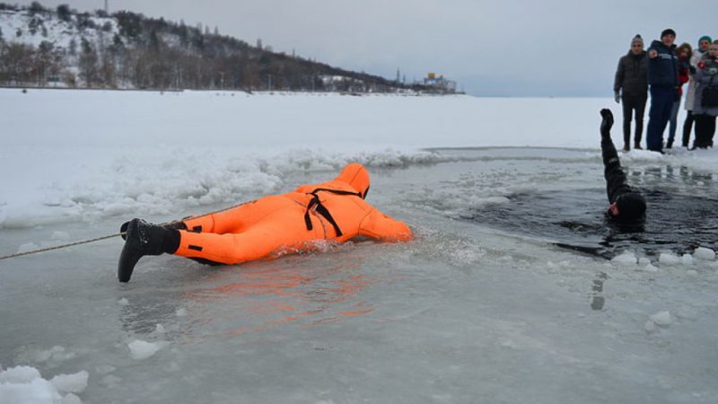 Правила безопасности людей на воде в осенне-зимний период