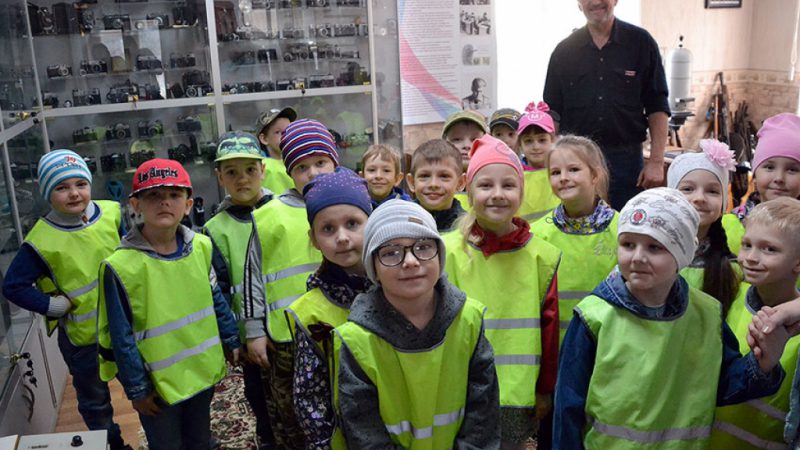 В Рузе член Совета ветеранов ОМВД провел для детей из детского сада экскурсию по отделу полиции