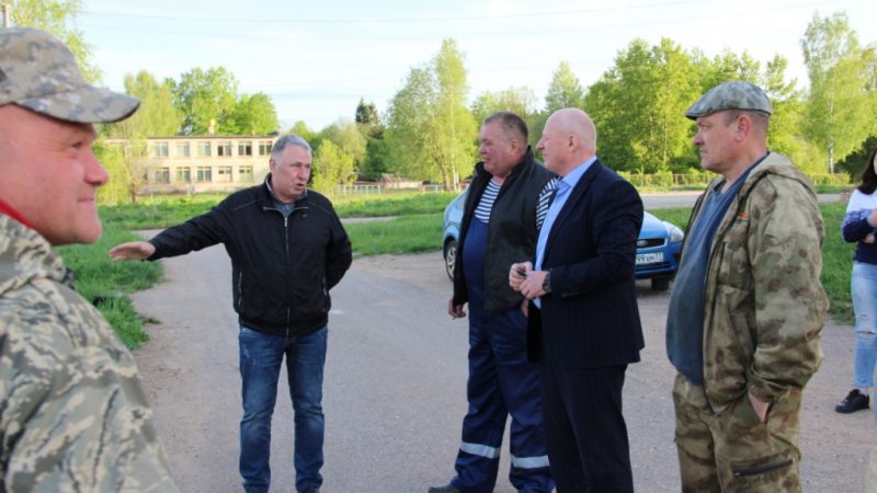 Депутат Рузского городского округа от партии «Единая Россия» Владимир Бурмистенков встретился с жителями деревни Лидино