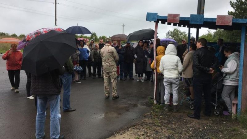 Сход жителей прошел в деревне Костино