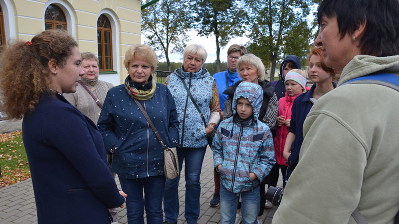 Там сломлен был Наполеон…