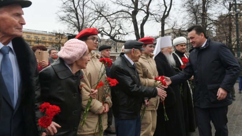 Юнармейцы Рузского округа возложили цветы к Могиле Неизвестного солдата