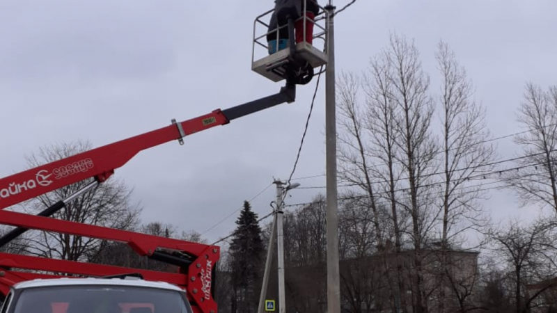 В Рузском округе ремонтируют уличное освещение