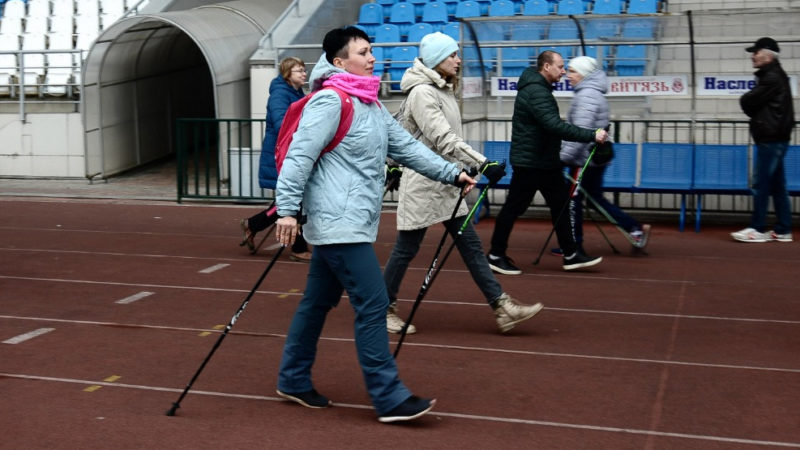 Рузских пенсионеров приглашают на скандинавскую ходьбу