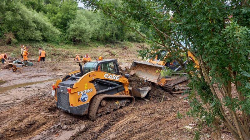 За минувшие сутки с мест подтопления в Рузе вывезли 400 кубометров мусора