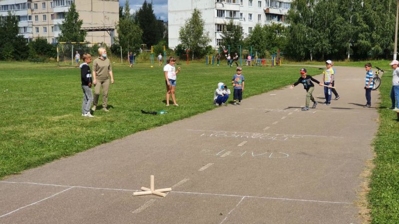 В Колюбакино играли в городки