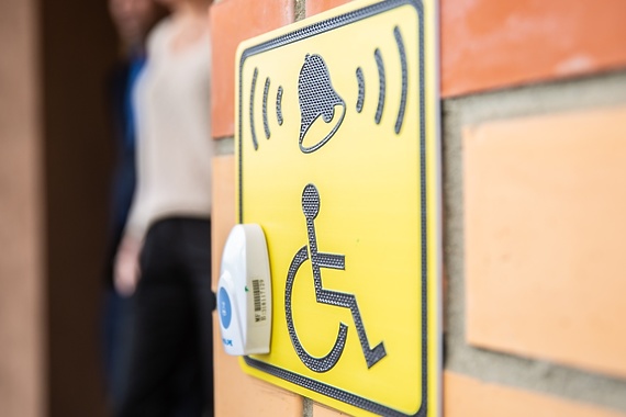350 социально-значимых объектов в Подмосковье станут доступными для инвалидов
