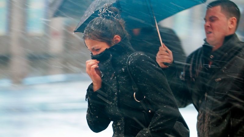 Ружан предупреждают о сильном ветре и дожде со снегом
