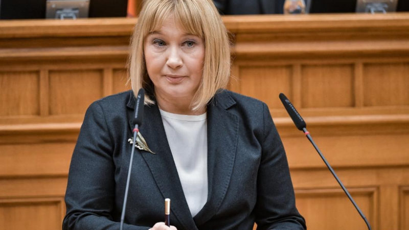 Министр соцразвития Ирина Фаевская ответила на вопросы ружан в прямом эфире