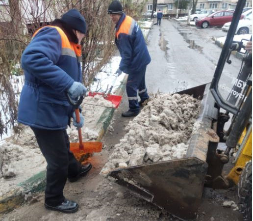 В Рузском округе наводили чистоту на дорогах