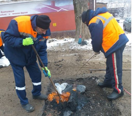 В Рузском округе латают ямы на дорогах