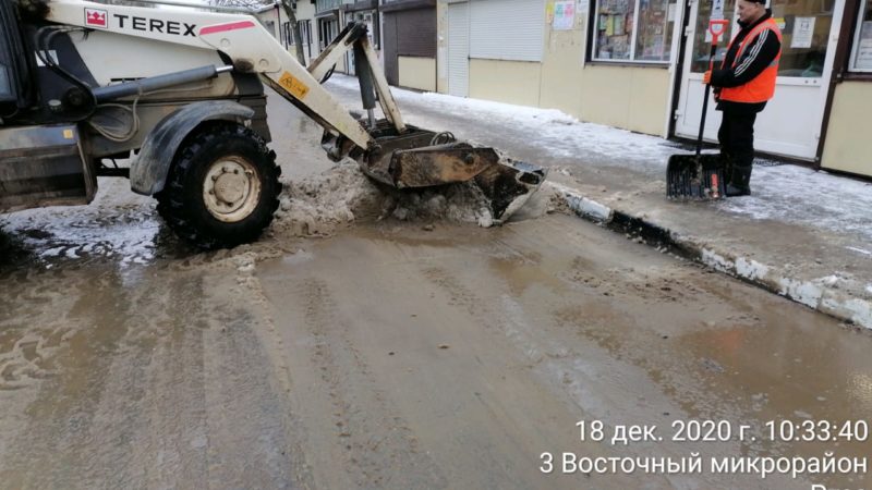 В Рузском округе очищают от снега населенные пункты