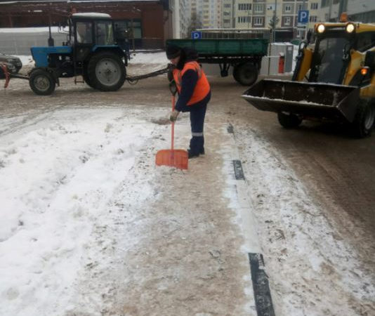 В Рузском округе очищают территории от снега