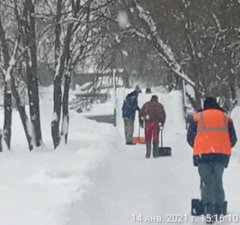 В Рузском округе очищают от снега населенные пункты