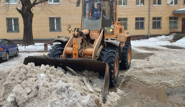 В Рузском округе чистят дороги и общественные территории