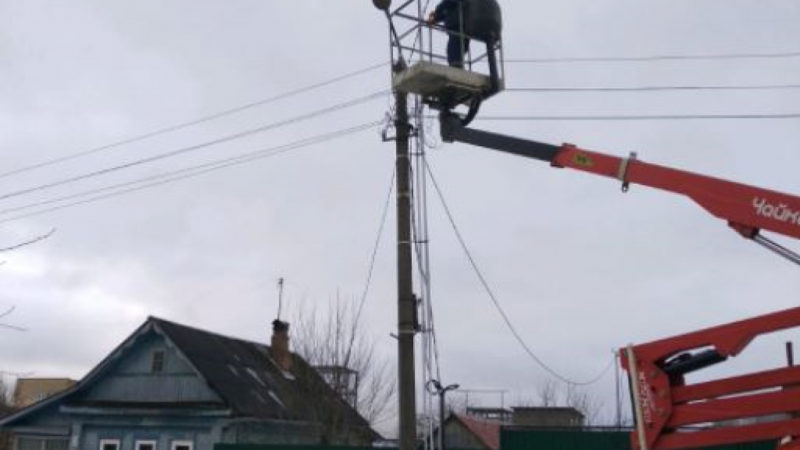 В Рузском округе ремонтируют уличные светильники