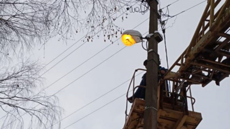 В Рузском округе приводят в порядок фонари