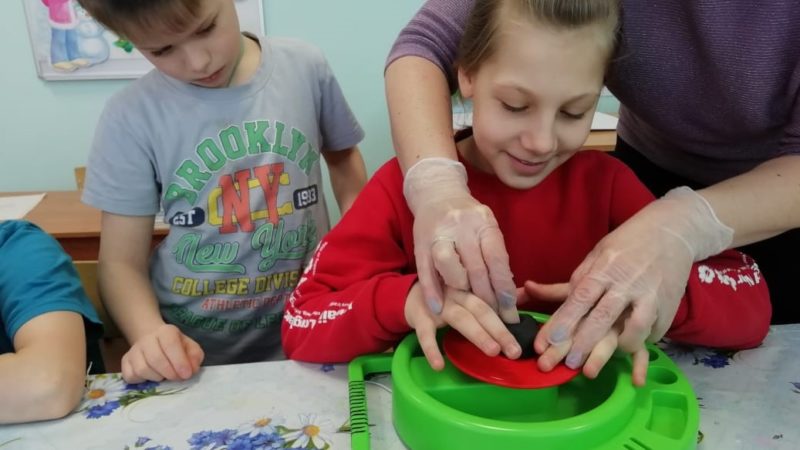 Воспитанники «Астарты» постигают гончарное дело