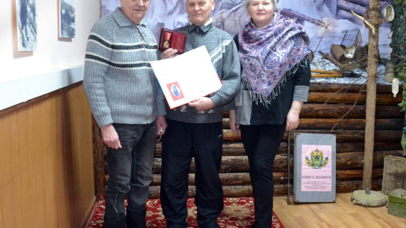 Сотрудники рузского ОМВД поздравили ветерана с юбилеем