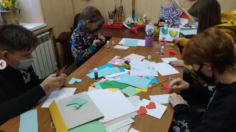 Читатели Дороховской библиотеки готовились ко Дню всех влюбленных