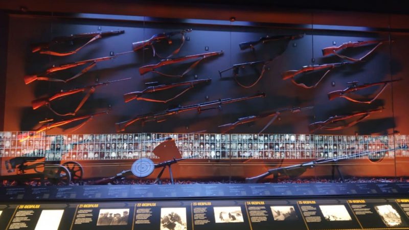 Рузские волонтеры осмотрели экспозицию в парке «Патриот»