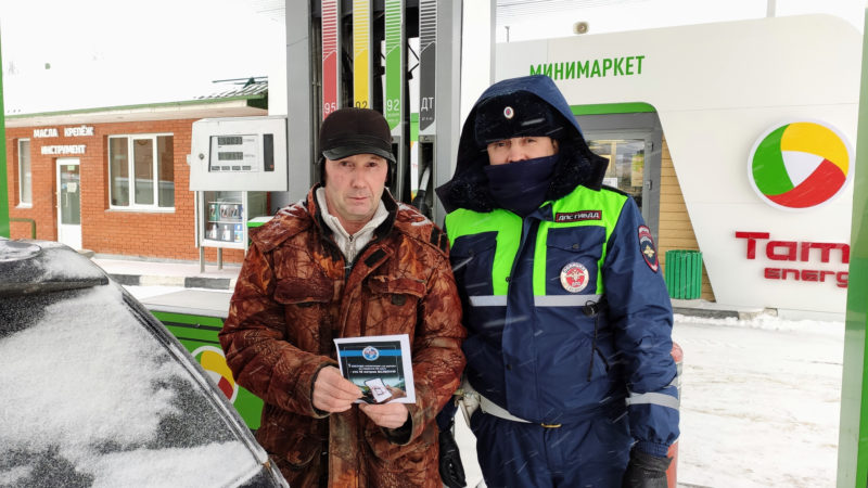 Госавтоинспекторы напоминают ружанам об опасности пользоваться гаджетами за рулем