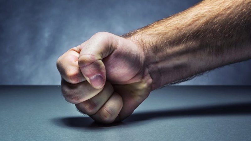 Ружанку избил и ограбил бывший муж