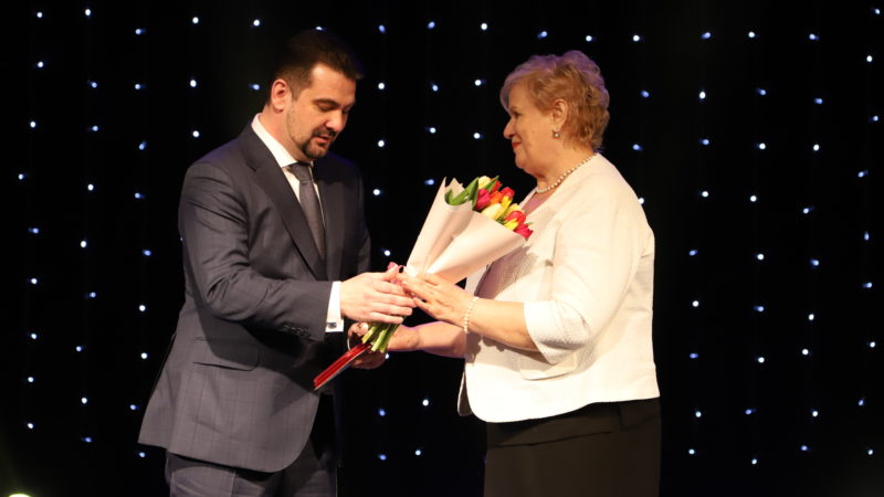 Николай Пархоменко поздравил ружанок с Международным женским днем