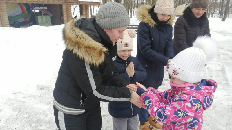 Юные ружанки переворачивали блины и завязывали банты