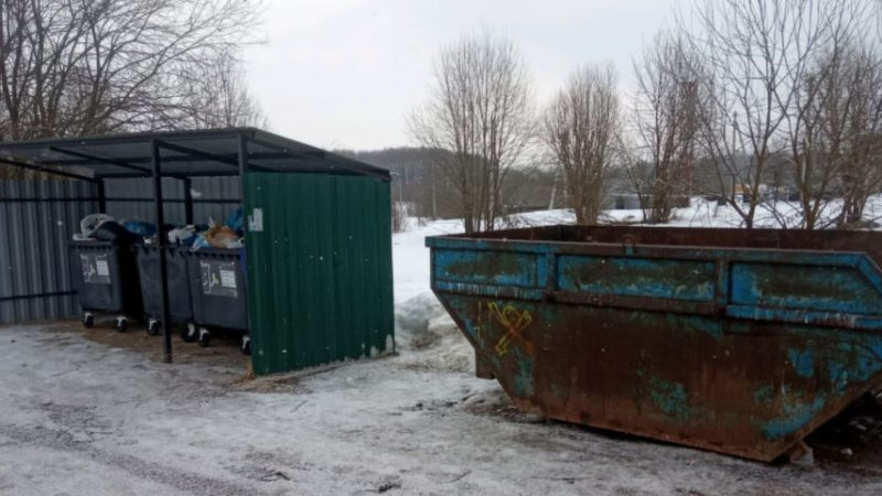 В Рузском округе становится чище на контейнерных площадках