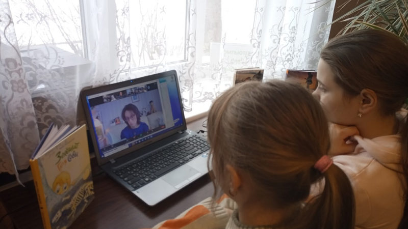 Читатели Колюбакинской библиотеки общались с Майей Лазаренской