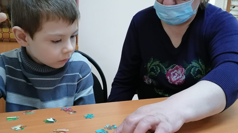 В Тучковском отделении реабилитации с ребятами занимаются и общаются