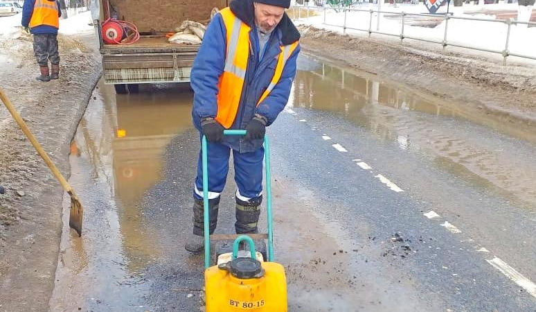В Рузском округе латают ямы