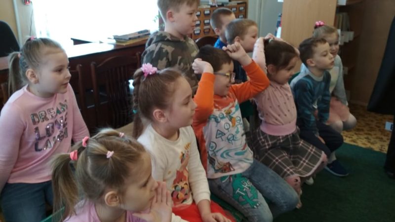 В Колюбакино дошкольникам рассказали о законах физики