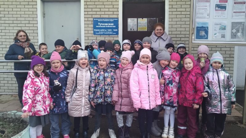 Первоклашки из Тучкова узнали своих героев