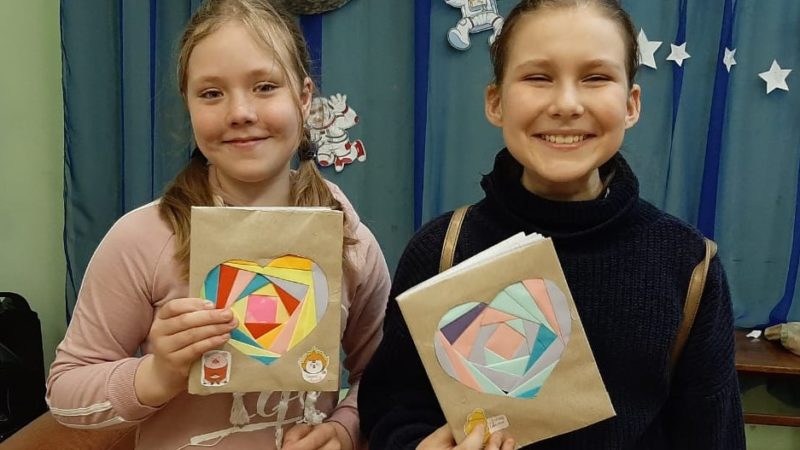 Юные ружане изготовили обложку для любимой книжки