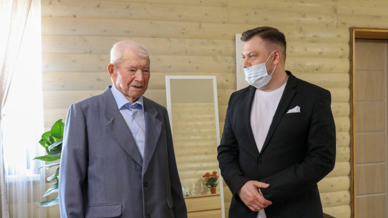 Михаила Щербаева поздравили с днем рождения