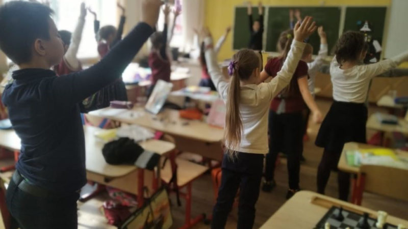 Кожинские школьники развлекают младшеклассников