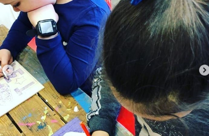 Космодемьянцы выжигали картинки ко Дню Победы