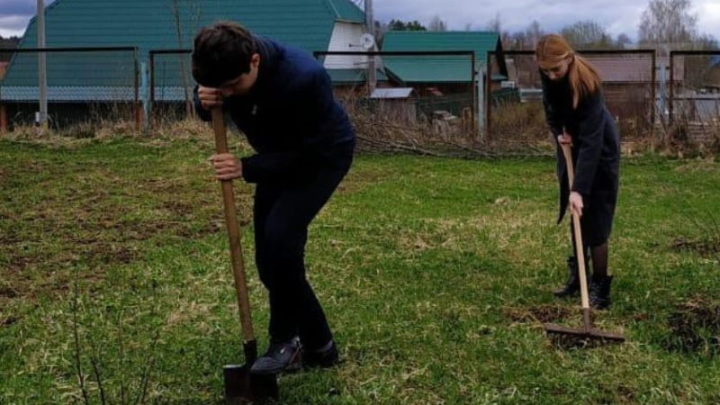 Лицеисты провели еще один субботник